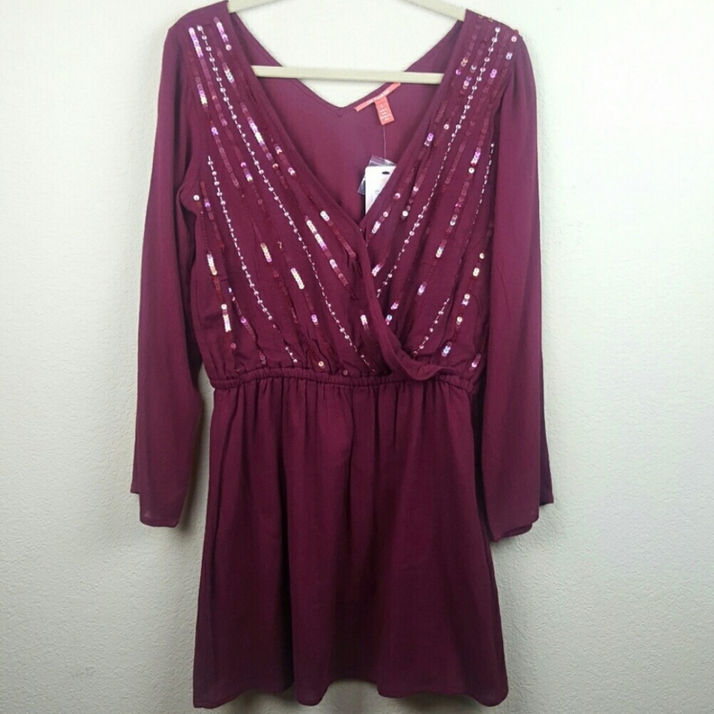 NWT Chelsea & Violet Sequin Long Sleeve Dress